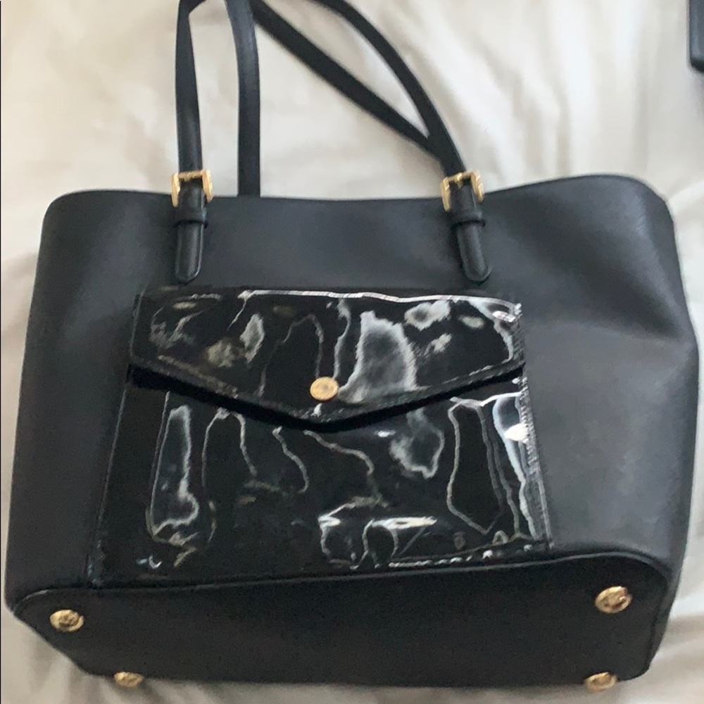 I am selling a bag